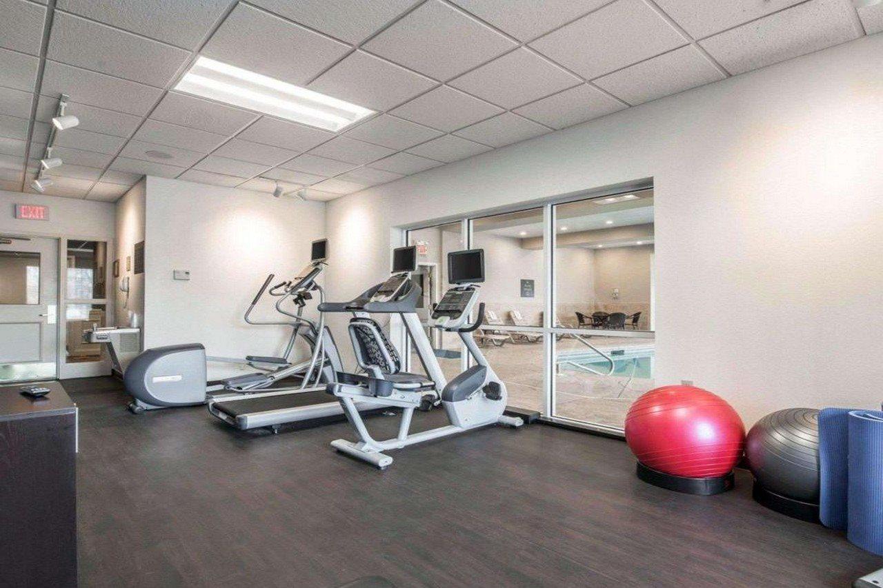 Park Manor Hotel Clifton Park Exterior photo The fitness center at the 1000 Museum