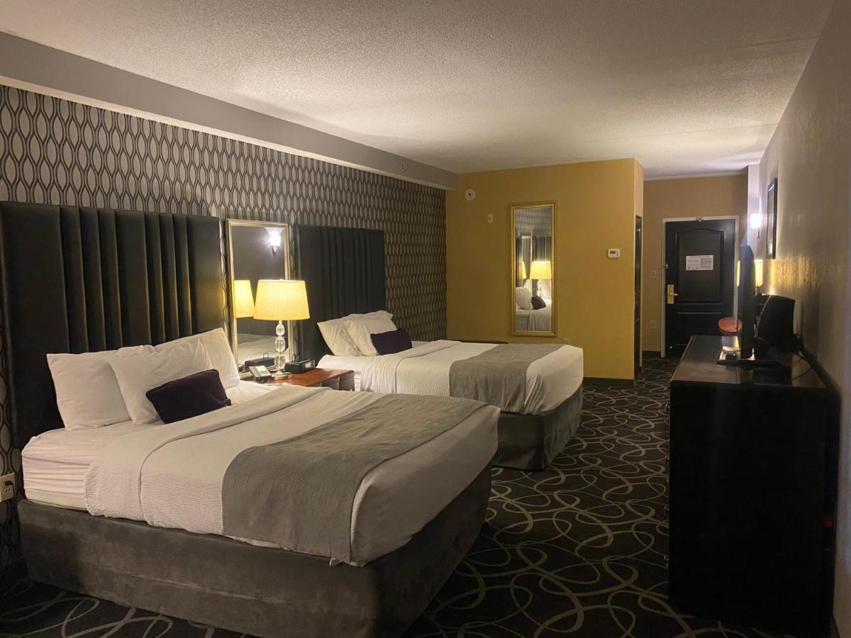 Park Manor Hotel Clifton Park Exterior photo A room at the Hilton Garden Inn in San Francisco