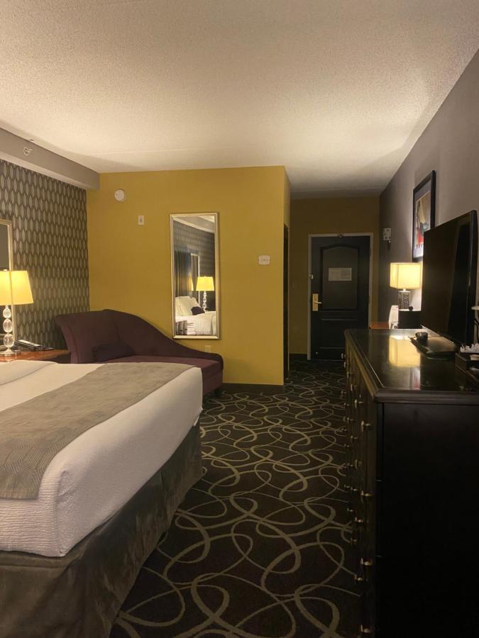 Park Manor Hotel Clifton Park Exterior photo A room at the Hilton Garden Inn in San Francisco