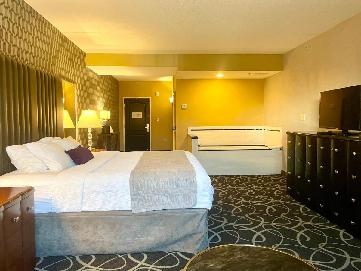 Park Manor Hotel Clifton Park Exterior photo A room at the Hilton Garden Inn in San Francisco