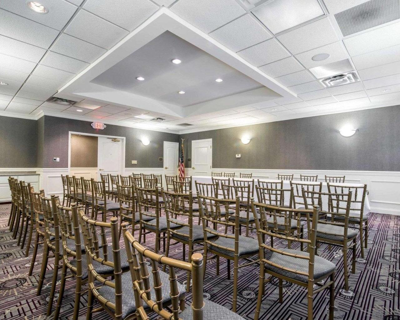 Park Manor Hotel Clifton Park Exterior photo The ballroom at the 2016 National Society Daughters of the American Colonists Conference