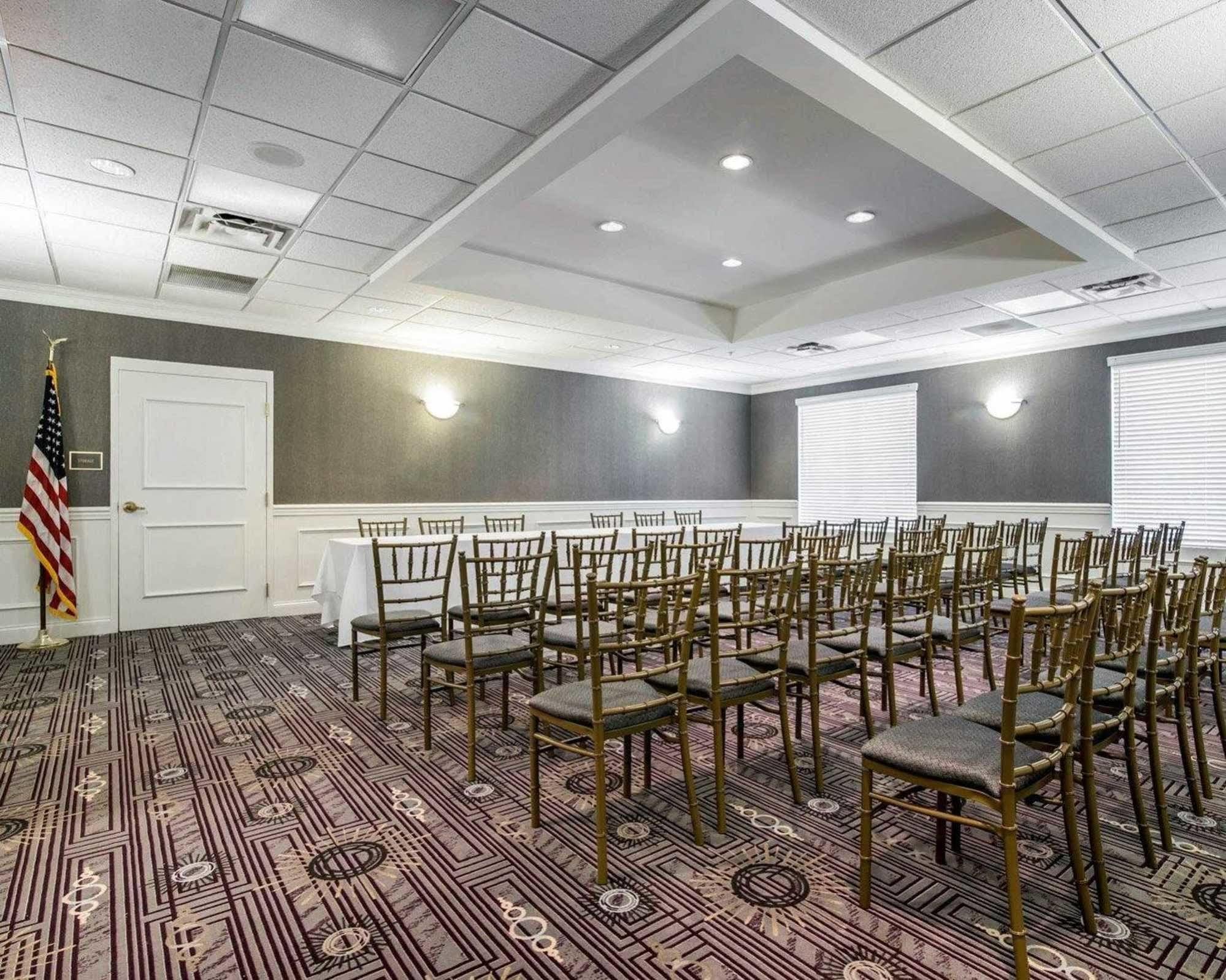 Park Manor Hotel Clifton Park Exterior photo The ballroom at the 2016 Republican National Convention