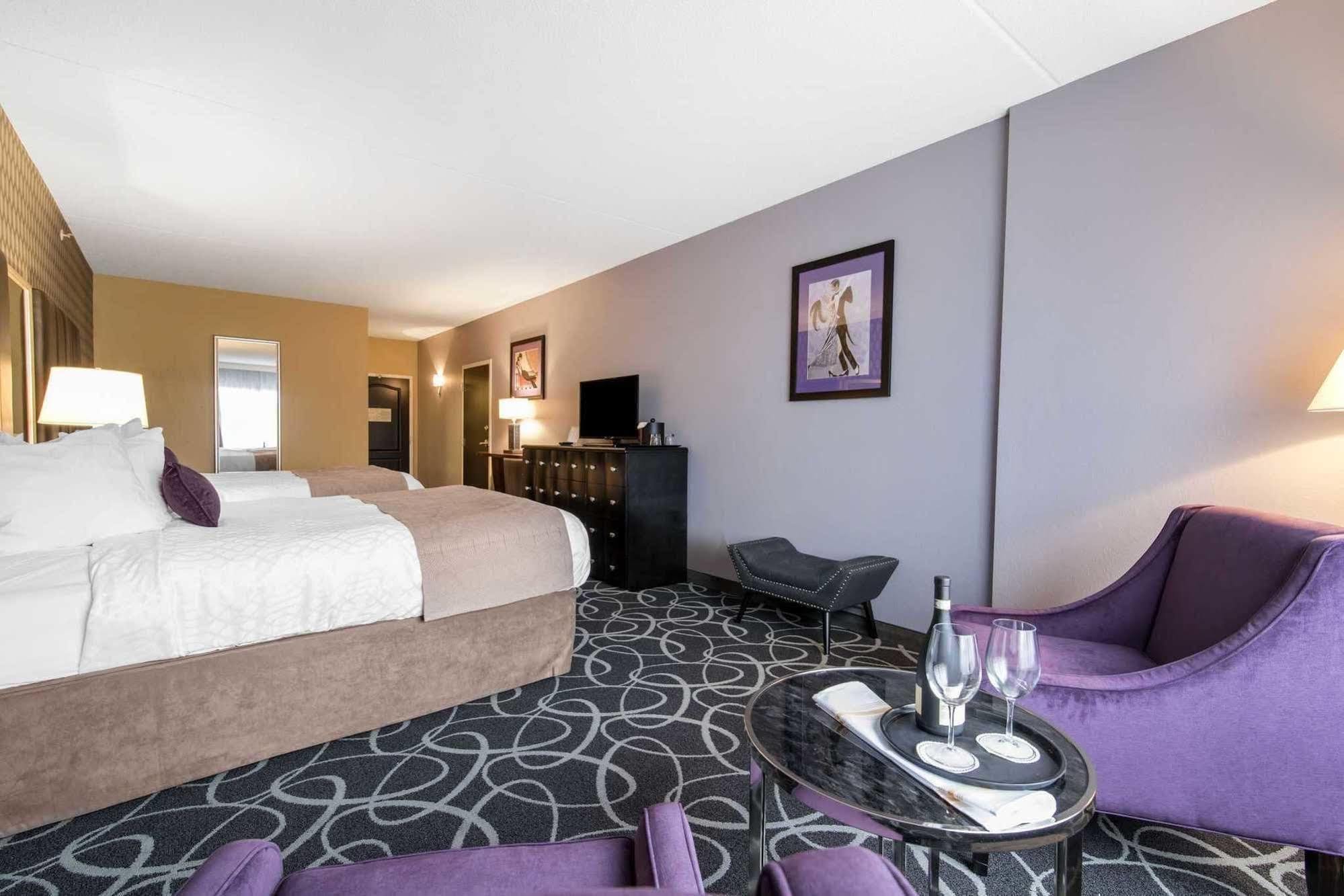 Park Manor Hotel Clifton Park Exterior photo A suite at the Hotel Indigo in San Francisco