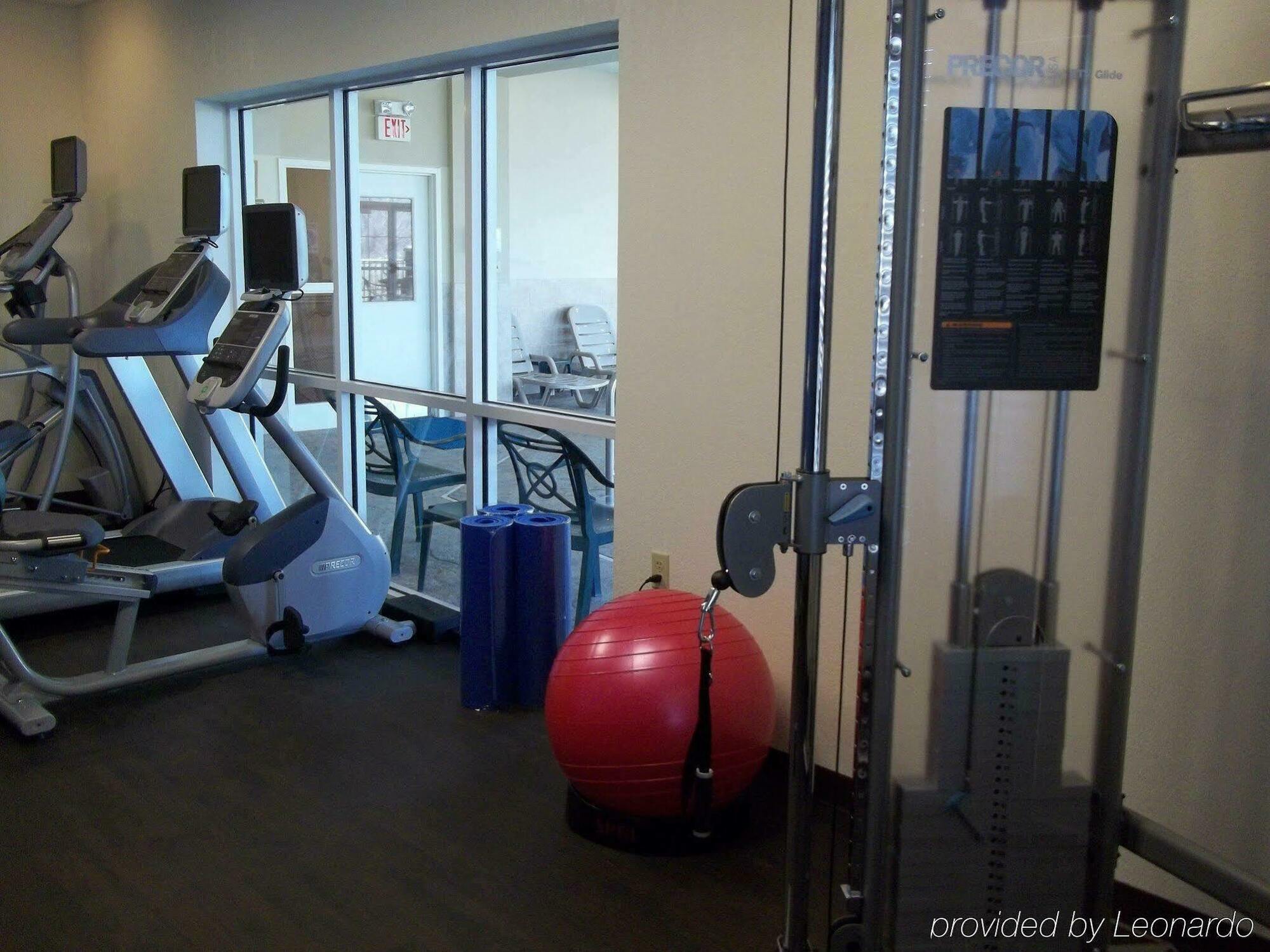 Park Manor Hotel Clifton Park Exterior photo A typical fitness center