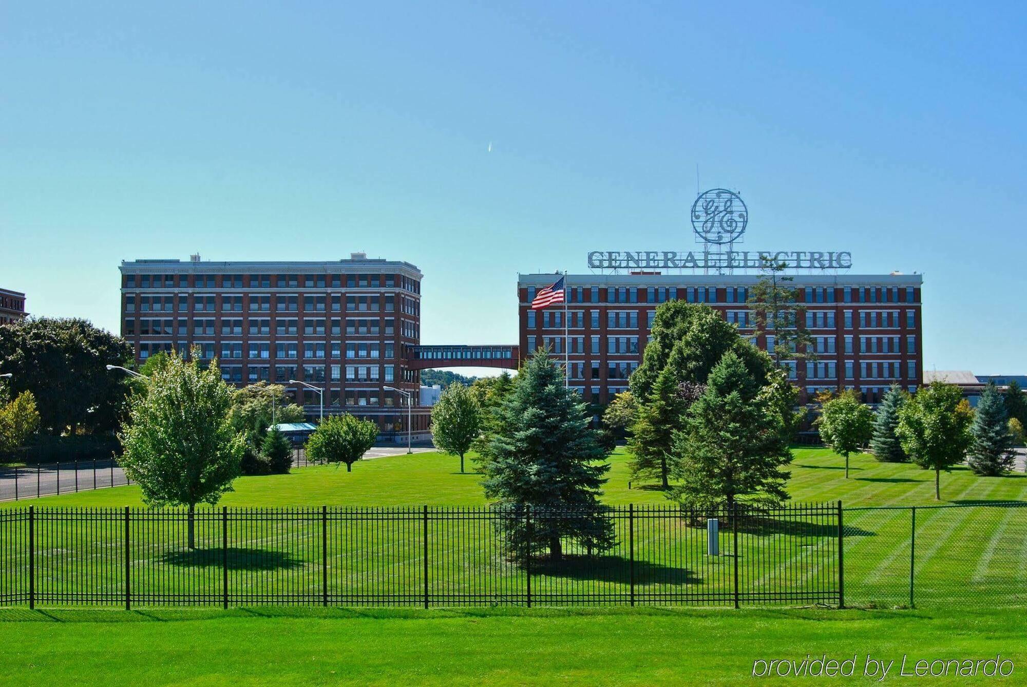Park Manor Hotel Clifton Park Exterior photo The General Motors Technical Center in Warren, Michigan